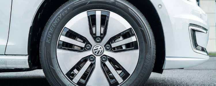 家用车轮胎一般多久换一次？