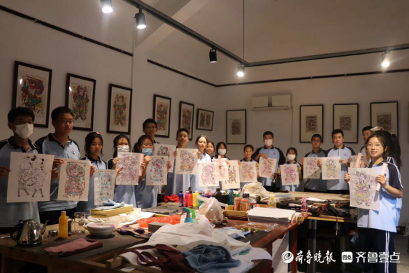 领略传统文化之美——聊城四中开启木版年画研学之旅休闲区蓝鸢梦想 - Www.slyday.coM 领略传统文化之美——聊城四中开启木版年画研学之旅休闲区蓝鸢梦想 - Www.slyday.coM