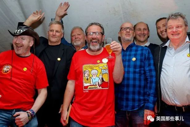 300多个Nigel齐聚一堂!为了守护自己的名字,这老哥也是拼了!休闲区蓝鸢梦想 - Www.slyday.coM 300多个Nigel齐聚一堂!为了守护自己的名字,这老哥也是拼了!休闲区蓝鸢梦想 - Www.slyday.coM