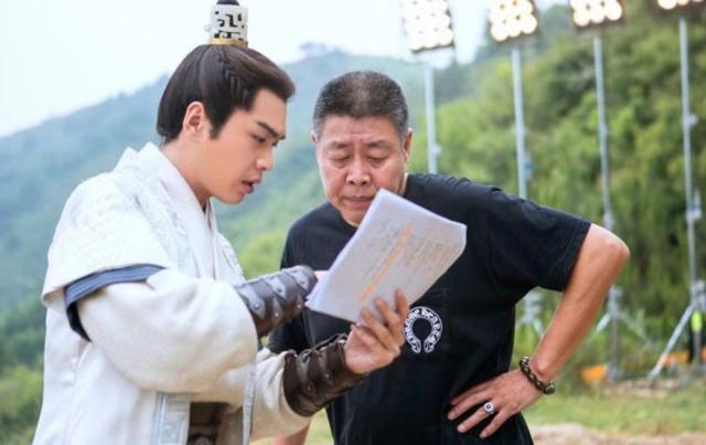 张若昀父亲张健成老赖,欠债千万有钱不还,曾被儿子告上法庭休闲区蓝鸢梦想 - Www.slyday.coM 张若昀父亲张健成老赖,欠债千万有钱不还,曾被儿子告上法庭休闲区蓝鸢梦想 - Www.slyday.coM