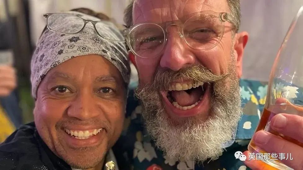 300多个Nigel齐聚一堂!为了守护自己的名字,这老哥也是拼了!休闲区蓝鸢梦想 - Www.slyday.coM 300多个Nigel齐聚一堂!为了守护自己的名字,这老哥也是拼了!休闲区蓝鸢梦想 - Www.slyday.coM