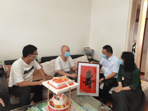 我与新中国同龄 侨与祖国共庆生——湖北省鄂州市鄂城区侨联开展为新中国同龄侨界长者祝寿联谊活动休闲区蓝鸢梦想 - Www.slyday.coM 我与新中国同龄 侨与祖国共庆生——湖北省鄂州市鄂城区侨联开展为新中国同龄侨界长者祝寿联谊活动休闲区蓝鸢梦想 - Www.slyday.coM