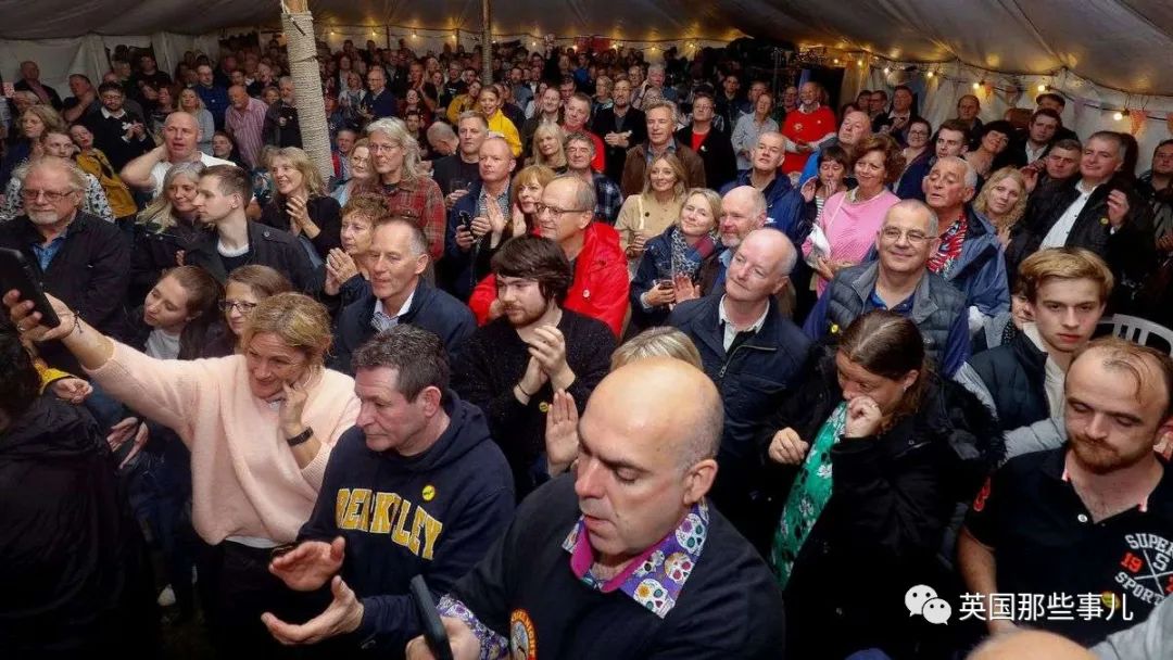 300多个Nigel齐聚一堂!为了守护自己的名字,这老哥也是拼了!休闲区蓝鸢梦想 - Www.slyday.coM 300多个Nigel齐聚一堂!为了守护自己的名字,这老哥也是拼了!休闲区蓝鸢梦想 - Www.slyday.coM