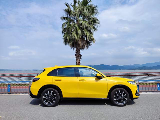 为啥00后更愿意买ZR休闲区蓝鸢梦想 - Www.slyday.coM 为啥00后更愿意买ZR休闲区蓝鸢梦想 - Www.slyday.coM