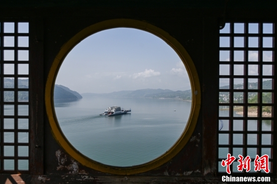 【江河奔腾看中国】万里长江,只此三峡休闲区蓝鸢梦想 - Www.slyday.coM 【江河奔腾看中国】万里长江,只此三峡休闲区蓝鸢梦想 - Www.slyday.coM