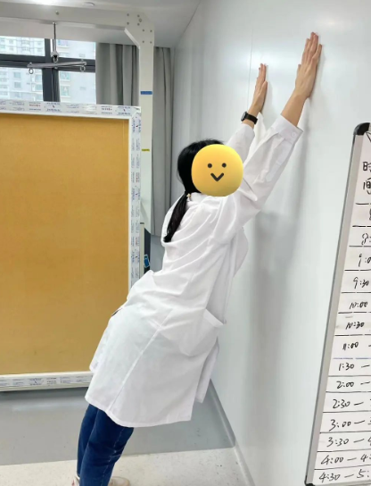 教你几招,告别含胸驼背休闲区蓝鸢梦想 - Www.slyday.coM 教你几招,告别含胸驼背休闲区蓝鸢梦想 - Www.slyday.coM