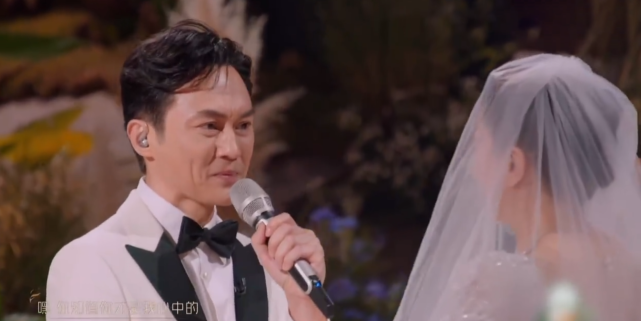 张智霖袁咏仪在披荆斩棘补办婚礼,戴纸戒指甜蜜拥抱亲吻画面感人休闲区蓝鸢梦想 - Www.slyday.coM 张智霖袁咏仪在披荆斩棘补办婚礼,戴纸戒指甜蜜拥抱亲吻画面感人休闲区蓝鸢梦想 - Www.slyday.coM