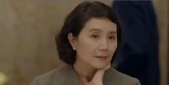 因《北京人在纽约》爆红,嫁初恋30年,被3个男人宠爱,如今竟成“恶婆婆”休闲区蓝鸢梦想 - Www.slyday.coM 因《北京人在纽约》爆红,嫁初恋30年,被3个男人宠爱,如今竟成“恶婆婆”休闲区蓝鸢梦想 - Www.slyday.coM