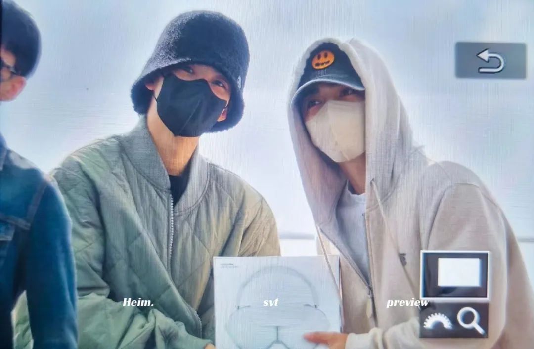 橘子晚报/邓为机场耍大牌?赵珂恋情?张智霖袁咏仪婚礼现场休闲区蓝鸢梦想 - Www.slyday.coM 橘子晚报/邓为机场耍大牌?赵珂恋情?张智霖袁咏仪婚礼现场休闲区蓝鸢梦想 - Www.slyday.coM