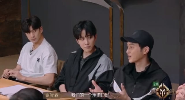 张智霖袁咏仪在披荆斩棘补办婚礼,戴纸戒指甜蜜拥抱亲吻画面感人休闲区蓝鸢梦想 - Www.slyday.coM 张智霖袁咏仪在披荆斩棘补办婚礼,戴纸戒指甜蜜拥抱亲吻画面感人休闲区蓝鸢梦想 - Www.slyday.coM