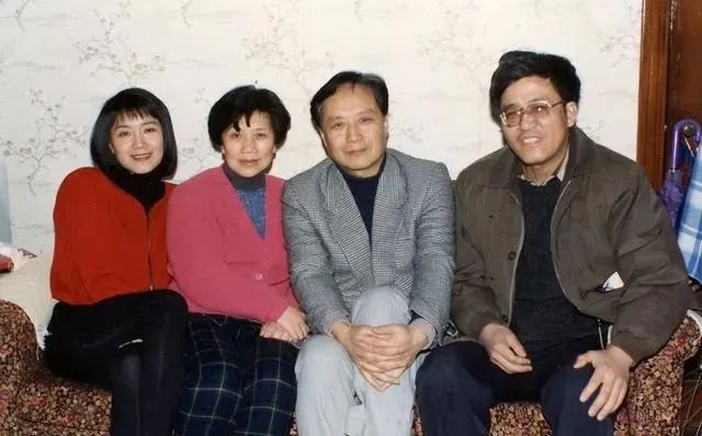 因《北京人在纽约》爆红,嫁初恋30年,被3个男人宠爱,如今竟成“恶婆婆”休闲区蓝鸢梦想 - Www.slyday.coM 因《北京人在纽约》爆红,嫁初恋30年,被3个男人宠爱,如今竟成“恶婆婆”休闲区蓝鸢梦想 - Www.slyday.coM