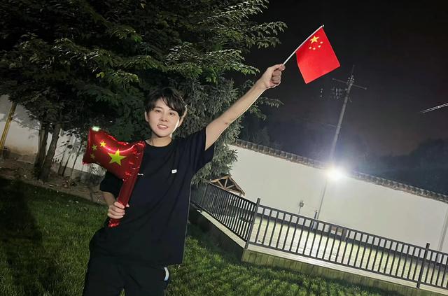 众星庆女篮闯入世界杯决赛,姚明笑出鱼尾纹,李冰冰为姑娘们喝彩休闲区蓝鸢梦想 - Www.slyday.coM 众星庆女篮闯入世界杯决赛,姚明笑出鱼尾纹,李冰冰为姑娘们喝彩休闲区蓝鸢梦想 - Www.slyday.coM