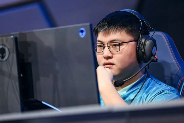 Uzi又开始“自黑”?夺冠就选“虚空薇恩”,黑子白子都沉默了休闲区蓝鸢梦想 - Www.slyday.coM Uzi又开始“自黑”?夺冠就选“虚空薇恩”,黑子白子都沉默了休闲区蓝鸢梦想 - Www.slyday.coM