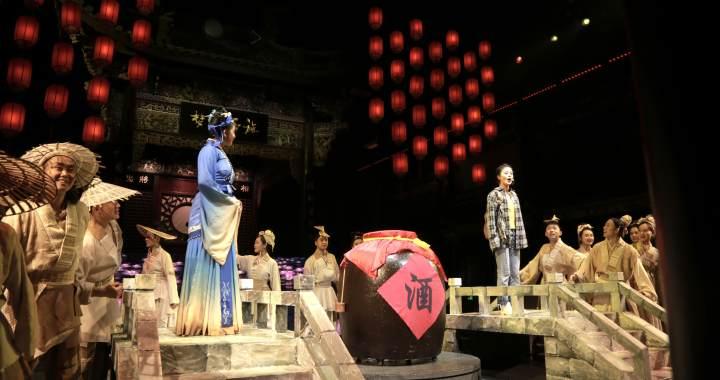 在百年老宅的戏台上重塑西施,大型原创沉浸式演艺秀《梦寻西施》亮相诸暨休闲区蓝鸢梦想 - Www.slyday.coM 在百年老宅的戏台上重塑西施,大型原创沉浸式演艺秀《梦寻西施》亮相诸暨休闲区蓝鸢梦想 - Www.slyday.coM