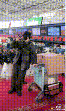 橘子晚报/邓为机场耍大牌?赵珂恋情?张智霖袁咏仪婚礼现场休闲区蓝鸢梦想 - Www.slyday.coM 橘子晚报/邓为机场耍大牌?赵珂恋情?张智霖袁咏仪婚礼现场休闲区蓝鸢梦想 - Www.slyday.coM