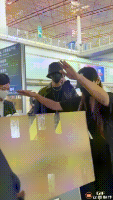 橘子晚报/邓为机场耍大牌?赵珂恋情?张智霖袁咏仪婚礼现场休闲区蓝鸢梦想 - Www.slyday.coM 橘子晚报/邓为机场耍大牌?赵珂恋情?张智霖袁咏仪婚礼现场休闲区蓝鸢梦想 - Www.slyday.coM