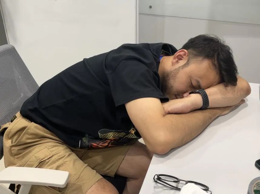 奇怪、粗糙又刺激,这样的高分喜剧从没见过!休闲区蓝鸢梦想 - Www.slyday.coM 奇怪、粗糙又刺激,这样的高分喜剧从没见过!休闲区蓝鸢梦想 - Www.slyday.coM