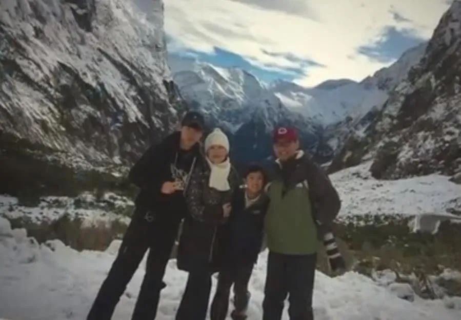 因《北京人在纽约》爆红,嫁初恋30年,被3个男人宠爱,如今竟成“恶婆婆”休闲区蓝鸢梦想 - Www.slyday.coM 因《北京人在纽约》爆红,嫁初恋30年,被3个男人宠爱,如今竟成“恶婆婆”休闲区蓝鸢梦想 - Www.slyday.coM