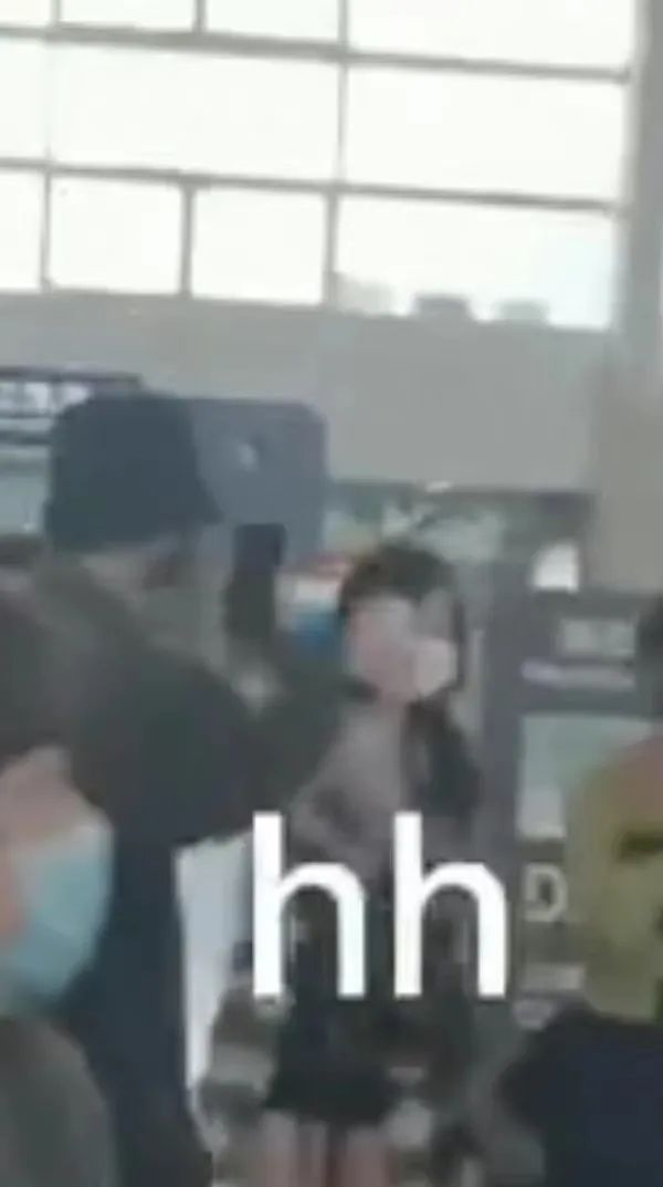 橘子晚报/邓为机场耍大牌?赵珂恋情?张智霖袁咏仪婚礼现场休闲区蓝鸢梦想 - Www.slyday.coM 橘子晚报/邓为机场耍大牌?赵珂恋情?张智霖袁咏仪婚礼现场休闲区蓝鸢梦想 - Www.slyday.coM