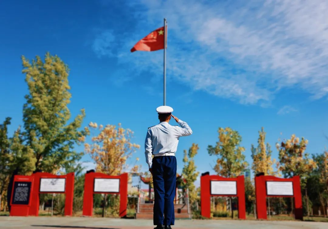 火焰蓝守护中国红休闲区蓝鸢梦想 - Www.slyday.coM 火焰蓝守护中国红休闲区蓝鸢梦想 - Www.slyday.coM