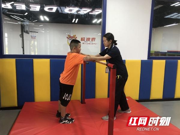 击剑、网球、攀岩、定向越野……邵阳这个新晋网红打卡基地也太炫酷了吧休闲区蓝鸢梦想 - Www.slyday.coM 击剑、网球、攀岩、定向越野……邵阳这个新晋网红打卡基地也太炫酷了吧休闲区蓝鸢梦想 - Www.slyday.coM