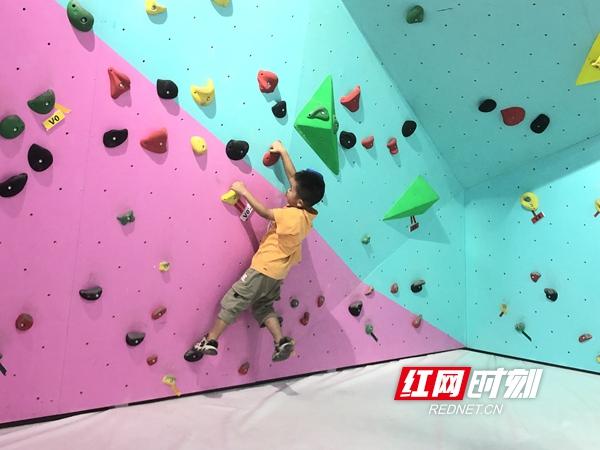 击剑、网球、攀岩、定向越野……邵阳这个新晋网红打卡基地也太炫酷了吧休闲区蓝鸢梦想 - Www.slyday.coM 击剑、网球、攀岩、定向越野……邵阳这个新晋网红打卡基地也太炫酷了吧休闲区蓝鸢梦想 - Www.slyday.coM