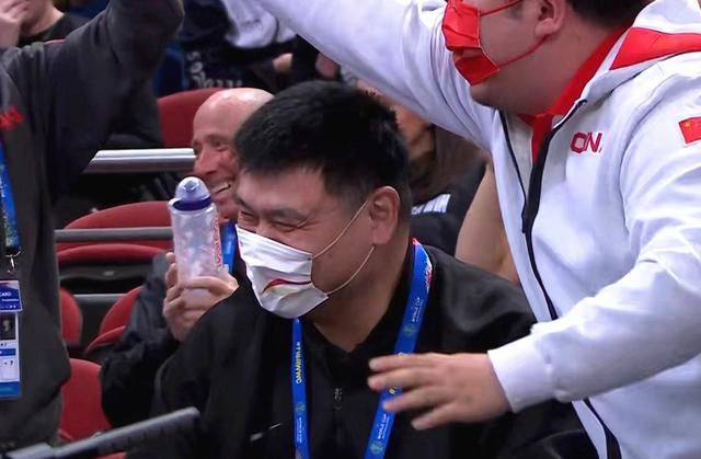 中国女篮获世界杯亚军,李梦举动很暖心!郑薇当选世界杯最佳教练休闲区蓝鸢梦想 - Www.slyday.coM 中国女篮获世界杯亚军,李梦举动很暖心!郑薇当选世界杯最佳教练休闲区蓝鸢梦想 - Www.slyday.coM