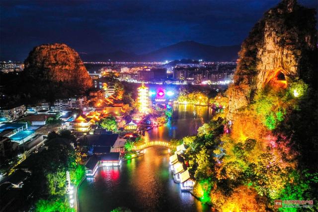 晚安十点(2022.10.1)丨城市夜间照明模式(节日版)开启,氛围感拉满了休闲区蓝鸢梦想 - Www.slyday.coM 晚安十点(2022.10.1)丨城市夜间照明模式(节日版)开启,氛围感拉满了休闲区蓝鸢梦想 - Www.slyday.coM