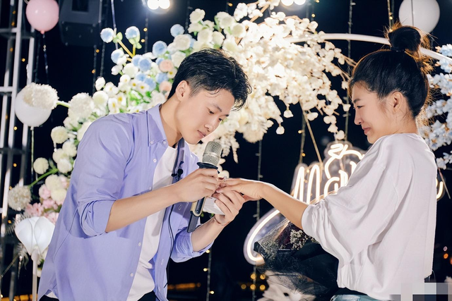 奥运冠军徐梦桃办梦幻婚礼,婚礼现场画面曝光,22名明星送祝福休闲区蓝鸢梦想 - Www.slyday.coM 奥运冠军徐梦桃办梦幻婚礼,婚礼现场画面曝光,22名明星送祝福休闲区蓝鸢梦想 - Www.slyday.coM