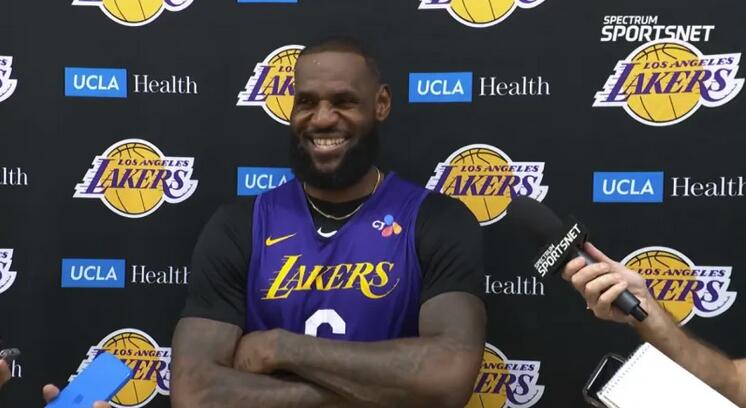 詹姆斯:我是AD最好的朋友,我才不管他怎么说休闲区蓝鸢梦想 - Www.slyday.coM 詹姆斯:我是AD最好的朋友,我才不管他怎么说休闲区蓝鸢梦想 - Www.slyday.coM