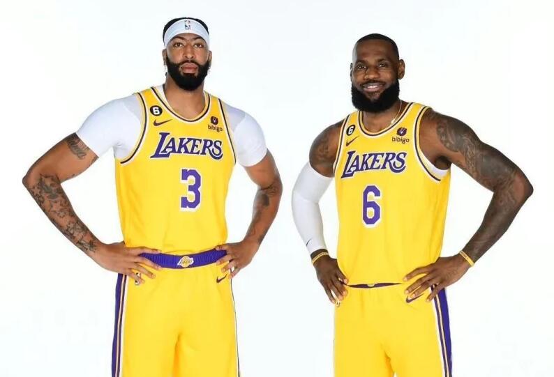 詹姆斯:AD的体型不错,当然我们没有人已达到最顶级体型休闲区蓝鸢梦想 - Www.slyday.coM 詹姆斯:AD的体型不错,当然我们没有人已达到最顶级体型休闲区蓝鸢梦想 - Www.slyday.coM