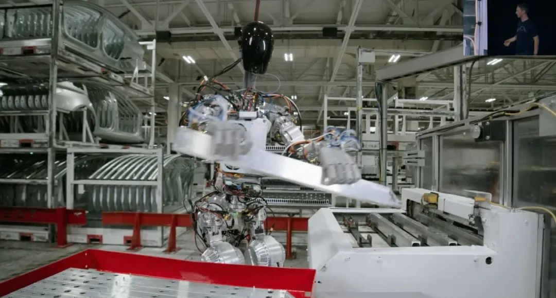 马斯克号称会改变世界的人形机器人“擎天柱”终于现身!售价不到2万美元,将量产数百万台休闲区蓝鸢梦想 - Www.slyday.coM 马斯克号称会改变世界的人形机器人“擎天柱”终于现身!售价不到2万美元,将量产数百万台休闲区蓝鸢梦想 - Www.slyday.coM