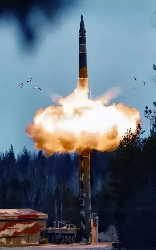 利曼俄军获准撤离,撤退通道成“死亡公路”,饱受“钢雨”洗礼?休闲区蓝鸢梦想 - Www.slyday.coM 利曼俄军获准撤离,撤退通道成“死亡公路”,饱受“钢雨”洗礼?休闲区蓝鸢梦想 - Www.slyday.coM