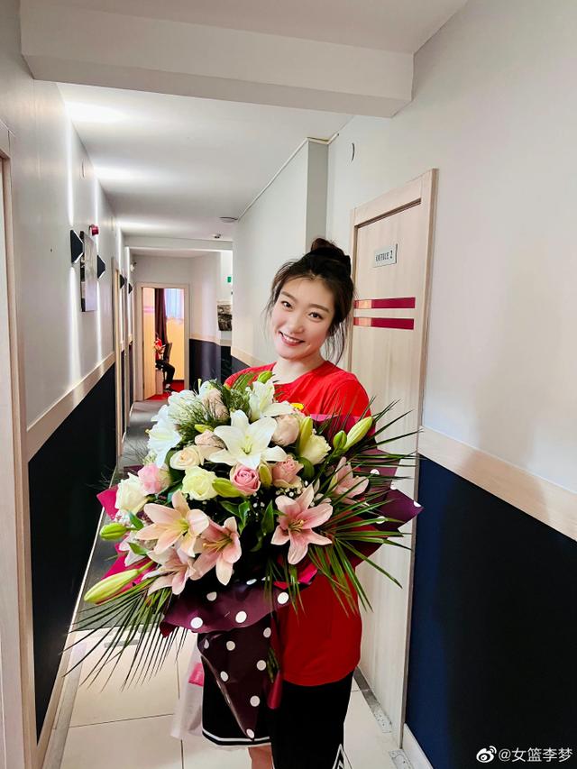 世界以痛吻我,我却报之以歌!李梦,我们的“勒布朗梦”休闲区蓝鸢梦想 - Www.slyday.coM 世界以痛吻我,我却报之以歌!李梦,我们的“勒布朗梦”休闲区蓝鸢梦想 - Www.slyday.coM