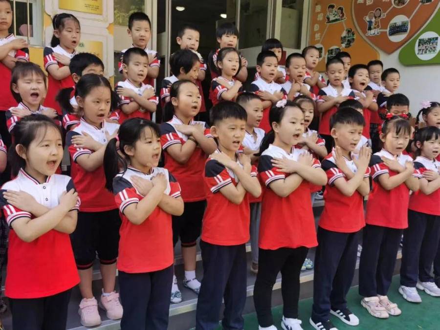 唱红歌,绘祖国,穿传统服饰,佛山苑幼儿园国庆系列活动创意十足休闲区蓝鸢梦想 - Www.slyday.coM 唱红歌,绘祖国,穿传统服饰,佛山苑幼儿园国庆系列活动创意十足休闲区蓝鸢梦想 - Www.slyday.coM