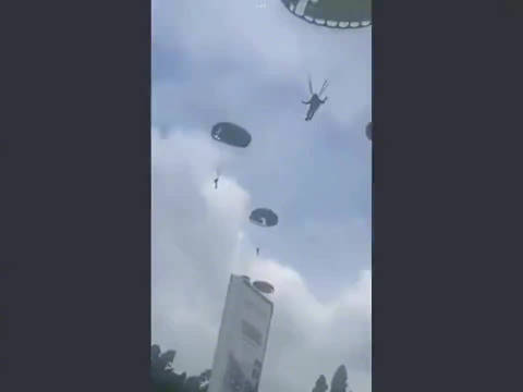 有人摔在了汽车上、有人磕到了广告牌、还有人挂在了树上……