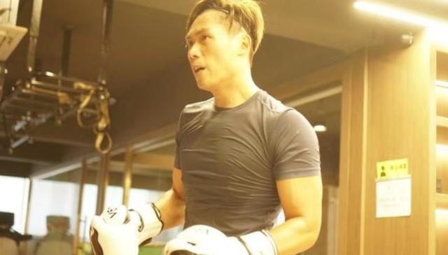 挨打赢得美人归?TVB小生疑与富贵主播恋情曝光,曾疑争女被打伤休闲区蓝鸢梦想 - Www.slyday.coM 挨打赢得美人归?TVB小生疑与富贵主播恋情曝光,曾疑争女被打伤休闲区蓝鸢梦想 - Www.slyday.coM