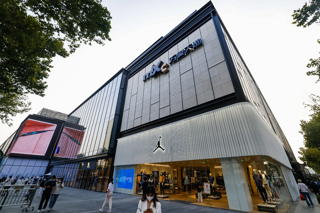 据说潮人们都去打卡了这个南京新地标—— “Mall+街区+古建”的万象天地有点摆!休闲区蓝鸢梦想 - Www.slyday.coM 据说潮人们都去打卡了这个南京新地标—— “Mall+街区+古建”的万象天地有点摆!休闲区蓝鸢梦想 - Www.slyday.coM