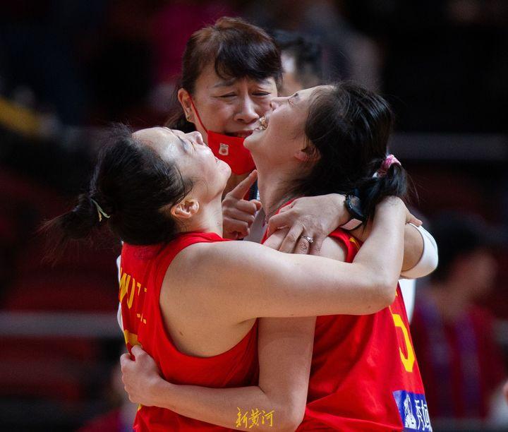 我们为什么爱中国女篮:在姑娘们身上,我们看到大多数普通人走向成功的样子休闲区蓝鸢梦想 - Www.slyday.coM 我们为什么爱中国女篮:在姑娘们身上,我们看到大多数普通人走向成功的样子休闲区蓝鸢梦想 - Www.slyday.coM