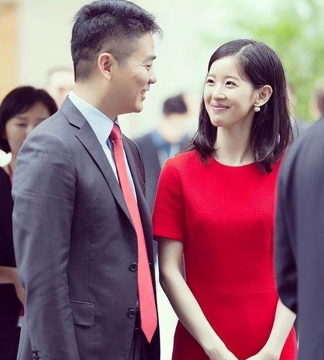 刘强东发文向老婆道歉!官宣二胎要守护家庭,章泽天发朋友圈回应休闲区蓝鸢梦想 - Www.slyday.coM 刘强东发文向老婆道歉!官宣二胎要守护家庭,章泽天发朋友圈回应休闲区蓝鸢梦想 - Www.slyday.coM