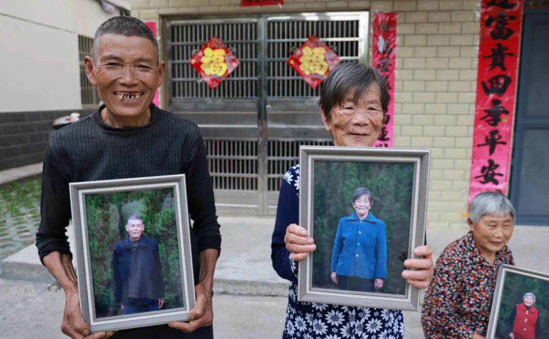 十堰大山里拍下的100个人,看完都笑了休闲区蓝鸢梦想 - Www.slyday.coM 十堰大山里拍下的100个人,看完都笑了休闲区蓝鸢梦想 - Www.slyday.coM