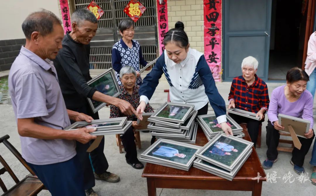 十堰大山里拍下的100个人,看完都笑了休闲区蓝鸢梦想 - Www.slyday.coM 十堰大山里拍下的100个人,看完都笑了休闲区蓝鸢梦想 - Www.slyday.coM