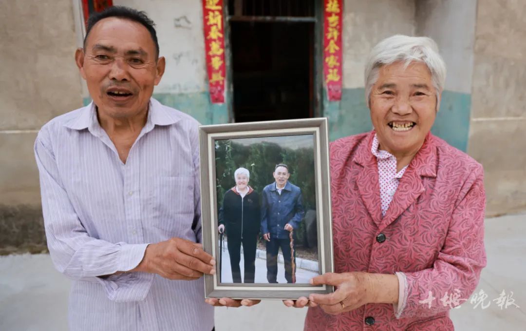 十堰大山里拍下的100个人,看完都笑了休闲区蓝鸢梦想 - Www.slyday.coM 十堰大山里拍下的100个人,看完都笑了休闲区蓝鸢梦想 - Www.slyday.coM