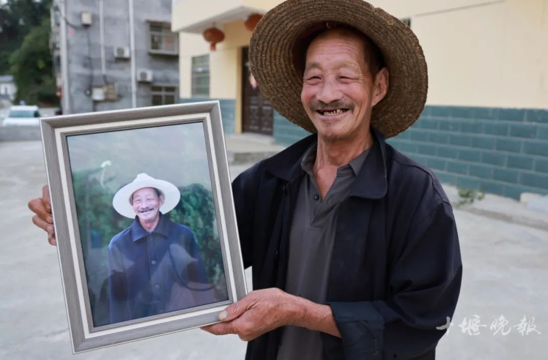 十堰大山里拍下的100个人,看完都笑了休闲区蓝鸢梦想 - Www.slyday.coM 十堰大山里拍下的100个人,看完都笑了休闲区蓝鸢梦想 - Www.slyday.coM