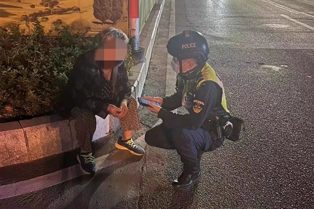 紧急!1岁幼童被反锁屋内哭闹不停,好在…休闲区蓝鸢梦想 - Www.slyday.coM 紧急!1岁幼童被反锁屋内哭闹不停,好在…休闲区蓝鸢梦想 - Www.slyday.coM