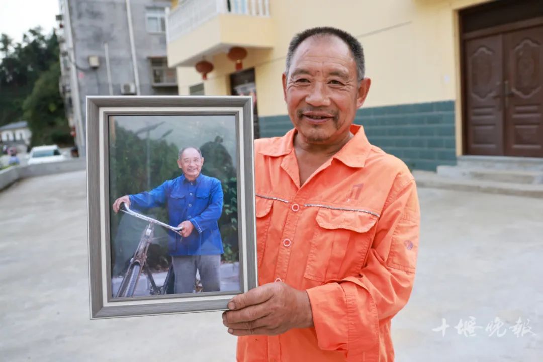 十堰大山里拍下的100个人,看完都笑了休闲区蓝鸢梦想 - Www.slyday.coM 十堰大山里拍下的100个人,看完都笑了休闲区蓝鸢梦想 - Www.slyday.coM