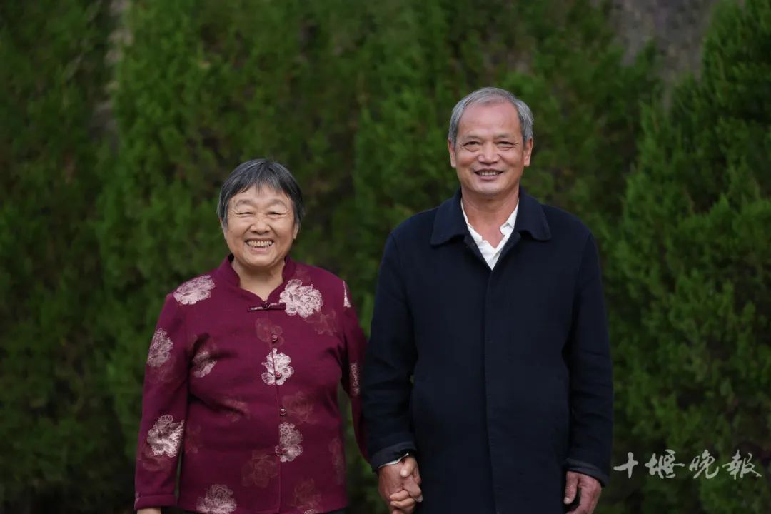 十堰大山里拍下的100个人,看完都笑了休闲区蓝鸢梦想 - Www.slyday.coM 十堰大山里拍下的100个人,看完都笑了休闲区蓝鸢梦想 - Www.slyday.coM