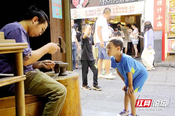 今年总要来一次长沙吧,来看看节日里的长沙热闹场面休闲区蓝鸢梦想 - Www.slyday.coM 今年总要来一次长沙吧,来看看节日里的长沙热闹场面休闲区蓝鸢梦想 - Www.slyday.coM