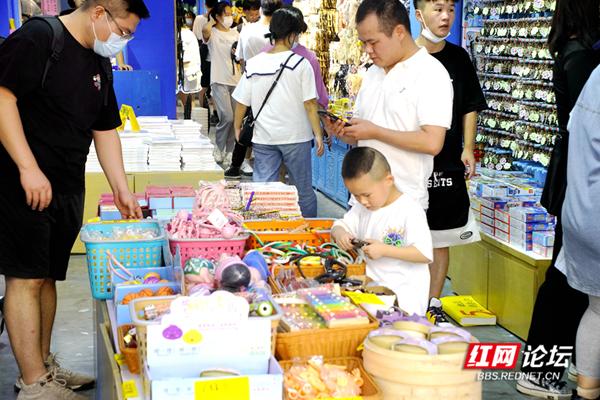 今年总要来一次长沙吧,来看看节日里的长沙热闹场面休闲区蓝鸢梦想 - Www.slyday.coM 今年总要来一次长沙吧,来看看节日里的长沙热闹场面休闲区蓝鸢梦想 - Www.slyday.coM