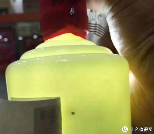 买酒时,凡是在瓶身看到这“3个标记”,再贪便宜也别再买了休闲区蓝鸢梦想 - Www.slyday.coM 买酒时,凡是在瓶身看到这“3个标记”,再贪便宜也别再买了休闲区蓝鸢梦想 - Www.slyday.coM